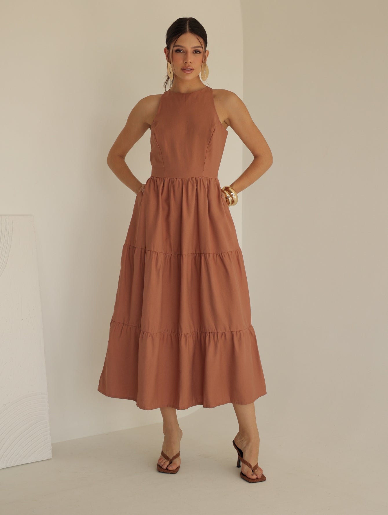 Vestido Longo Alfaiataria Sem Manga Zíper nas Costas Flora