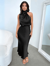 Vestido Midi Acetinado Acinturado com Gola Alta Drapeada Elegante