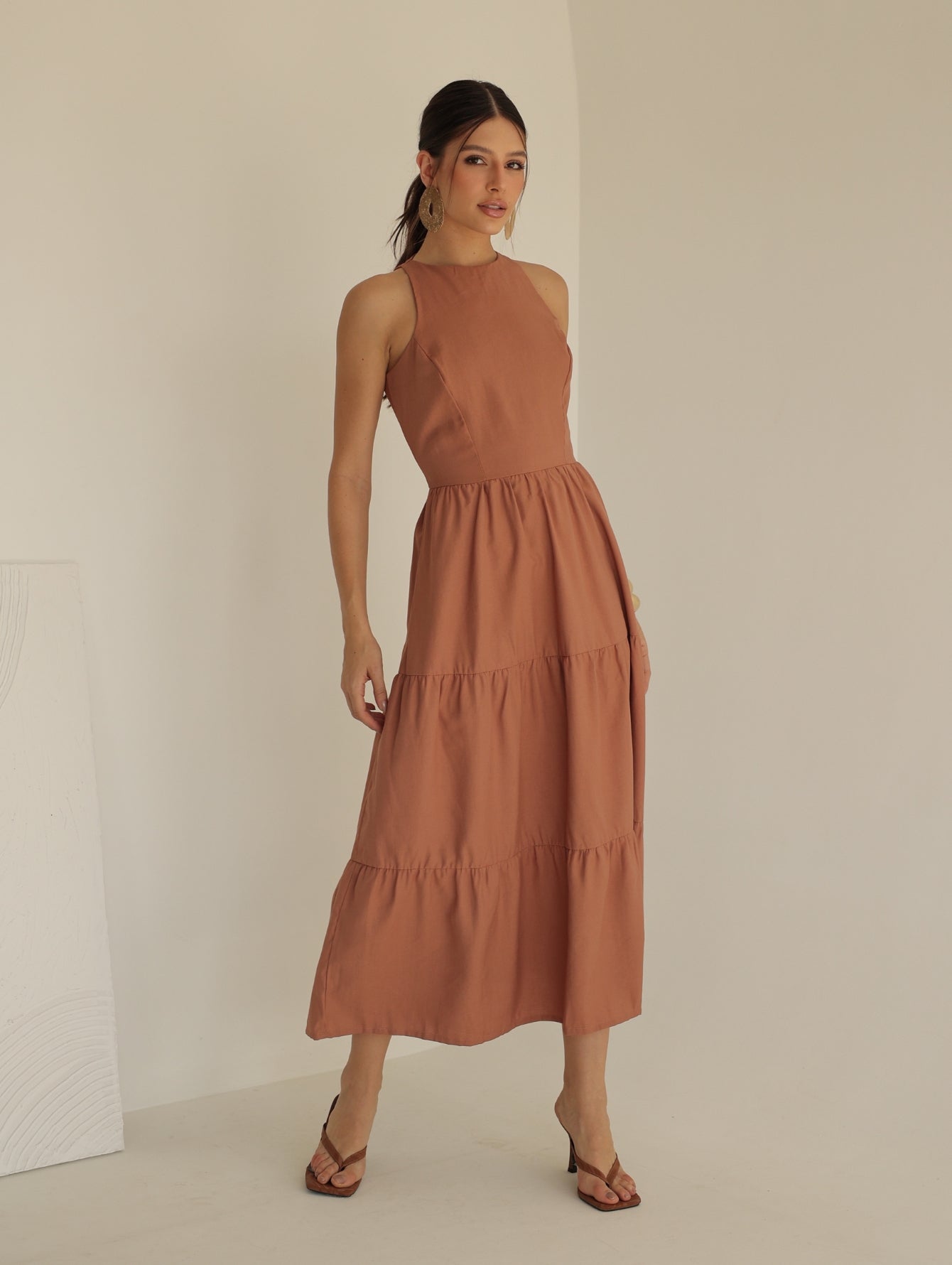 Vestido Longo Alfaiataria Sem Manga Zíper nas Costas Flora