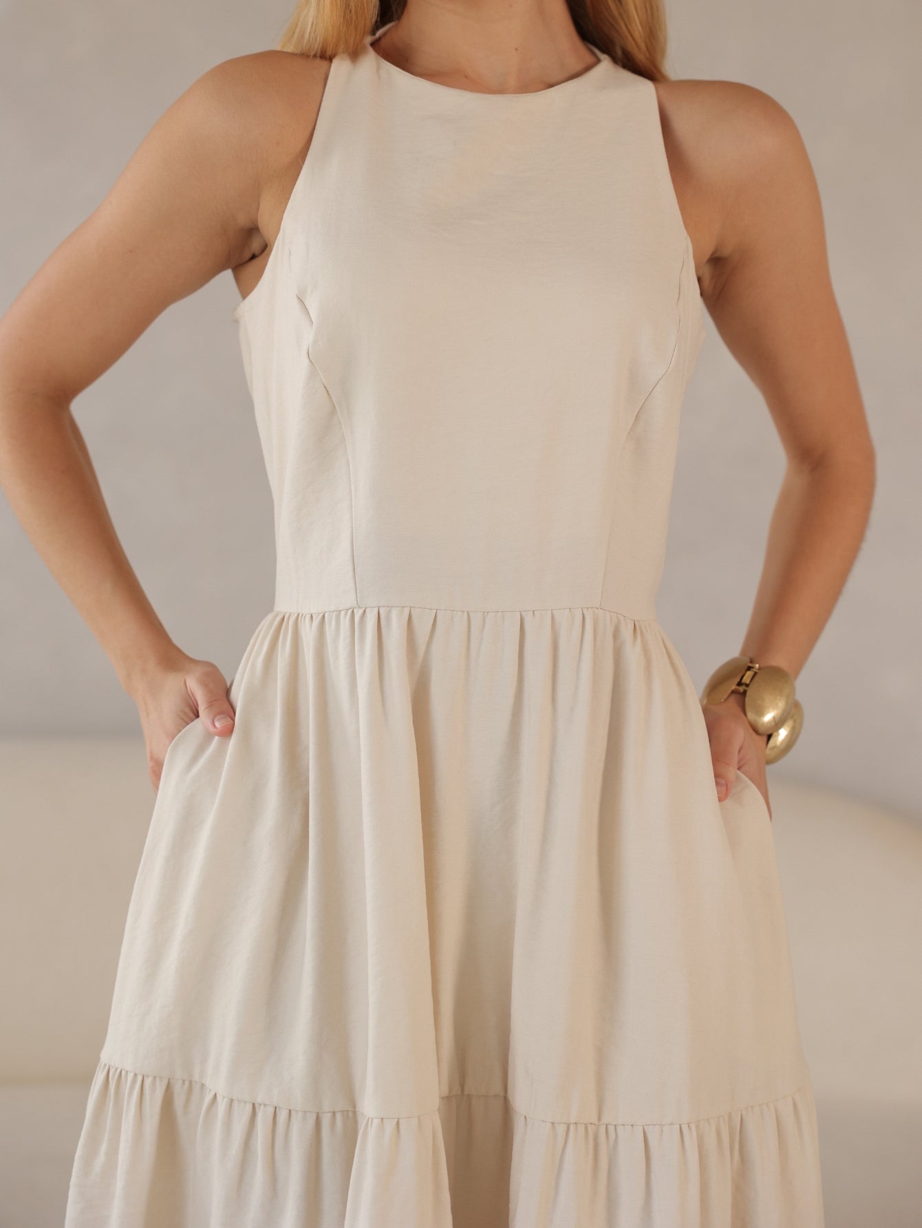 Vestido Longo Alfaiataria Sem Manga Zíper nas Costas Flora