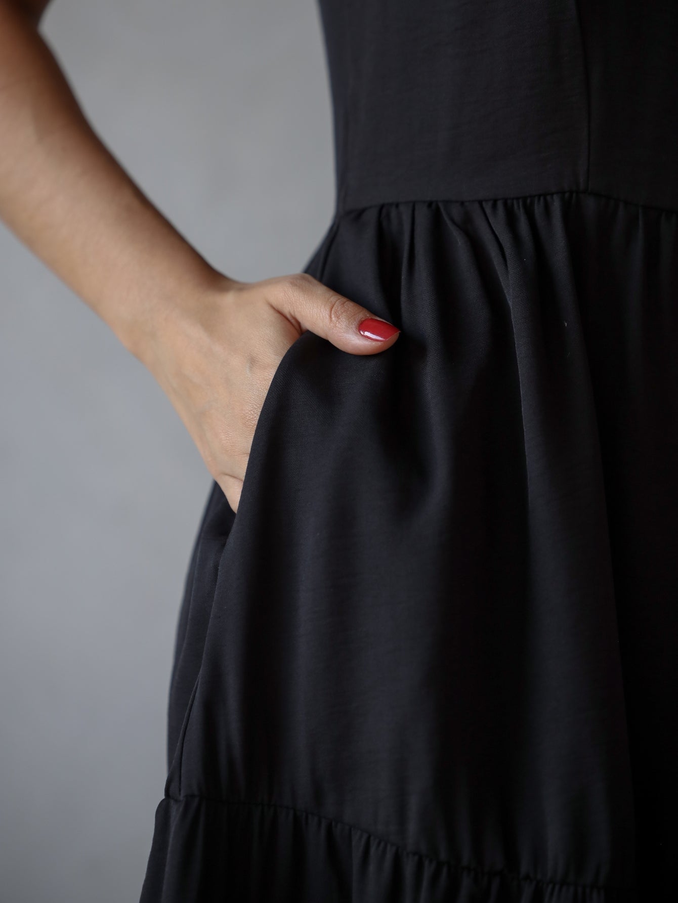 Vestido Longo Alfaiataria Sem Manga Zíper nas Costas Flora