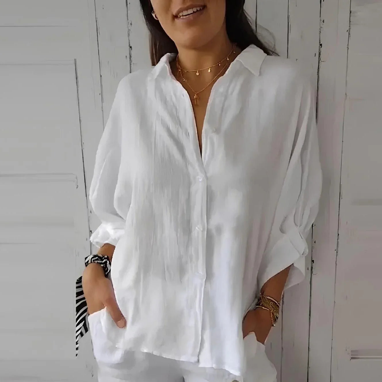 (Promoção Compre 1 e Leve 2) Camisa Cassandra™ em Linho de Algodão / Caimento Soltinho para uma Sensação Agradável no Seu Dia a Dia!