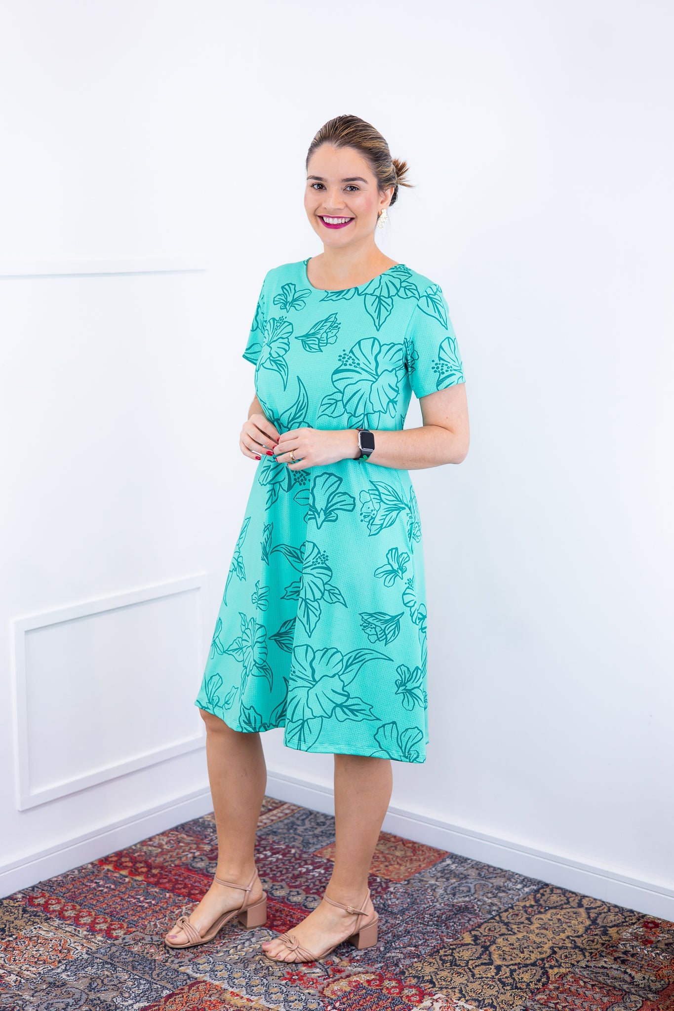 Vestido Sara - Malha Confort Deluxe Midi com Mangas e Bolsos