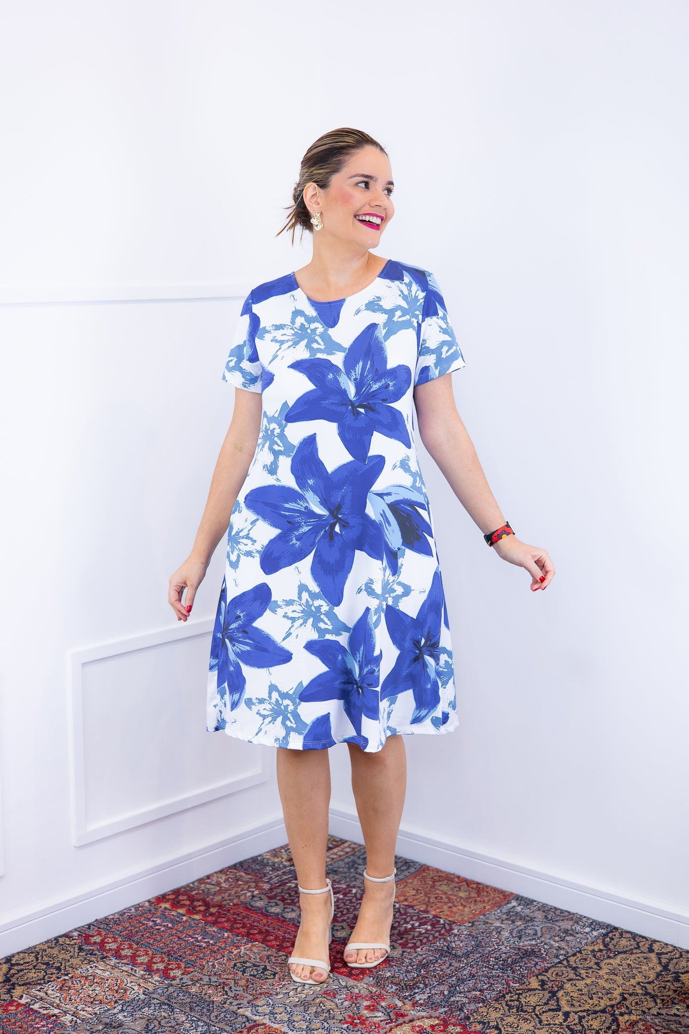 Vestido Sara - Malha Confort Deluxe Midi com Mangas e Bolsos