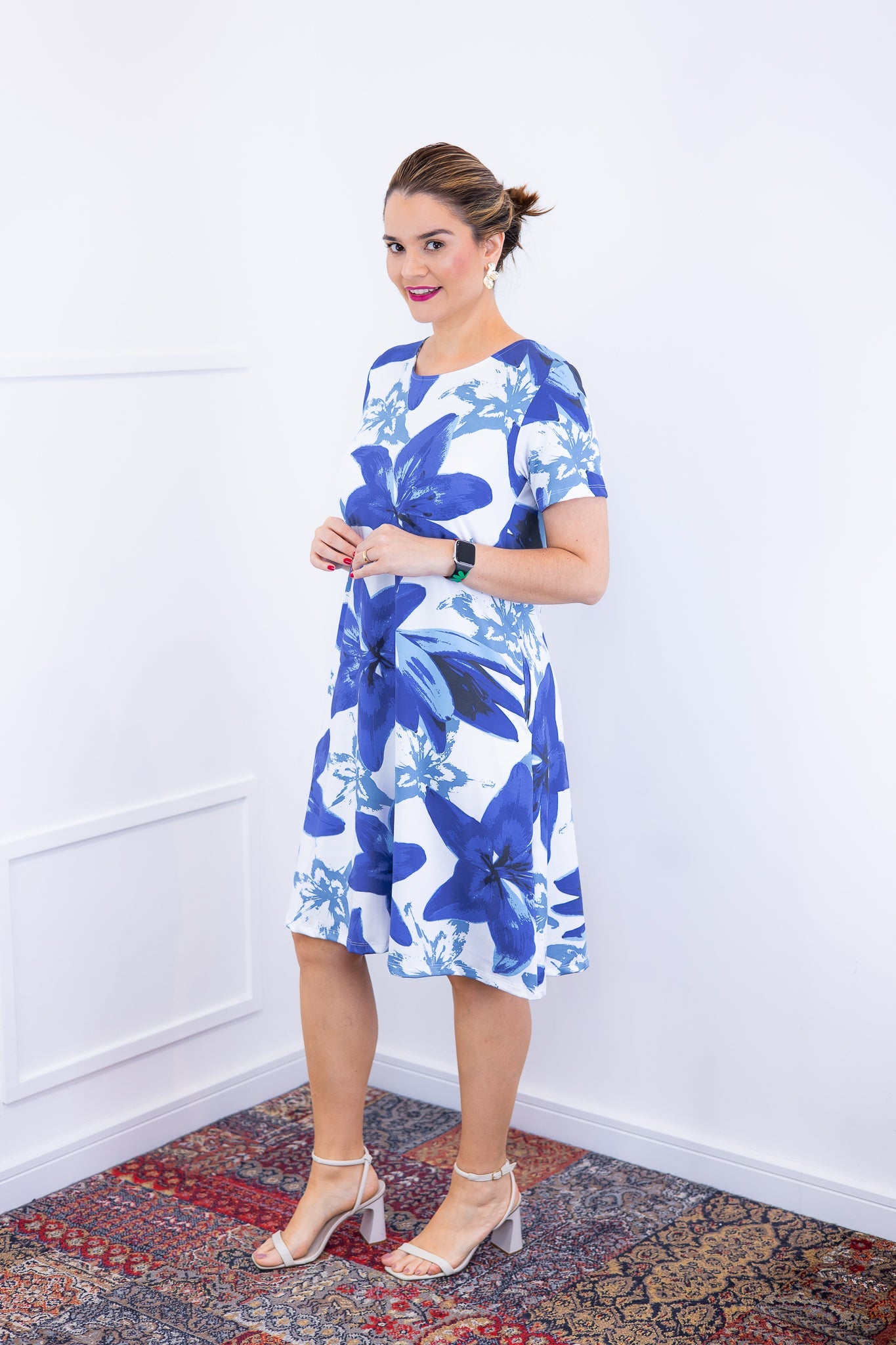 Vestido Sara - Malha Confort Deluxe Midi com Mangas e Bolsos