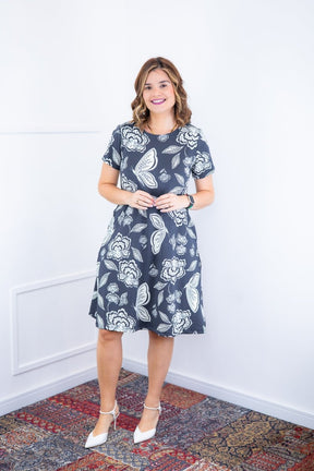 Vestido Sara - Malha Confort Deluxe Midi com Mangas e Bolsos