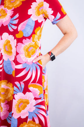 Vestido Sara - Malha Confort Deluxe Midi com Mangas e Bolsos