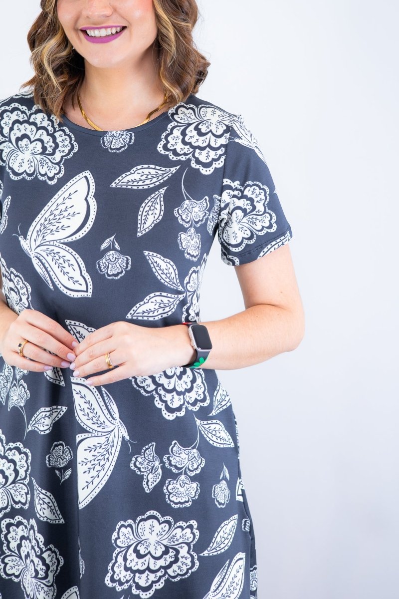 Vestido Sara - Malha Confort Deluxe Midi com Mangas e Bolsos