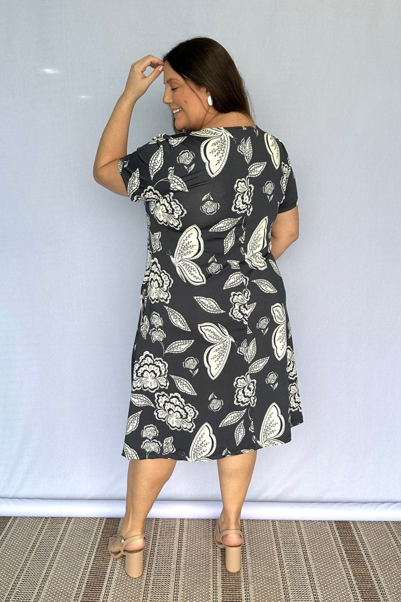 Vestido Sara - Malha Confort Deluxe Midi com Mangas e Bolsos