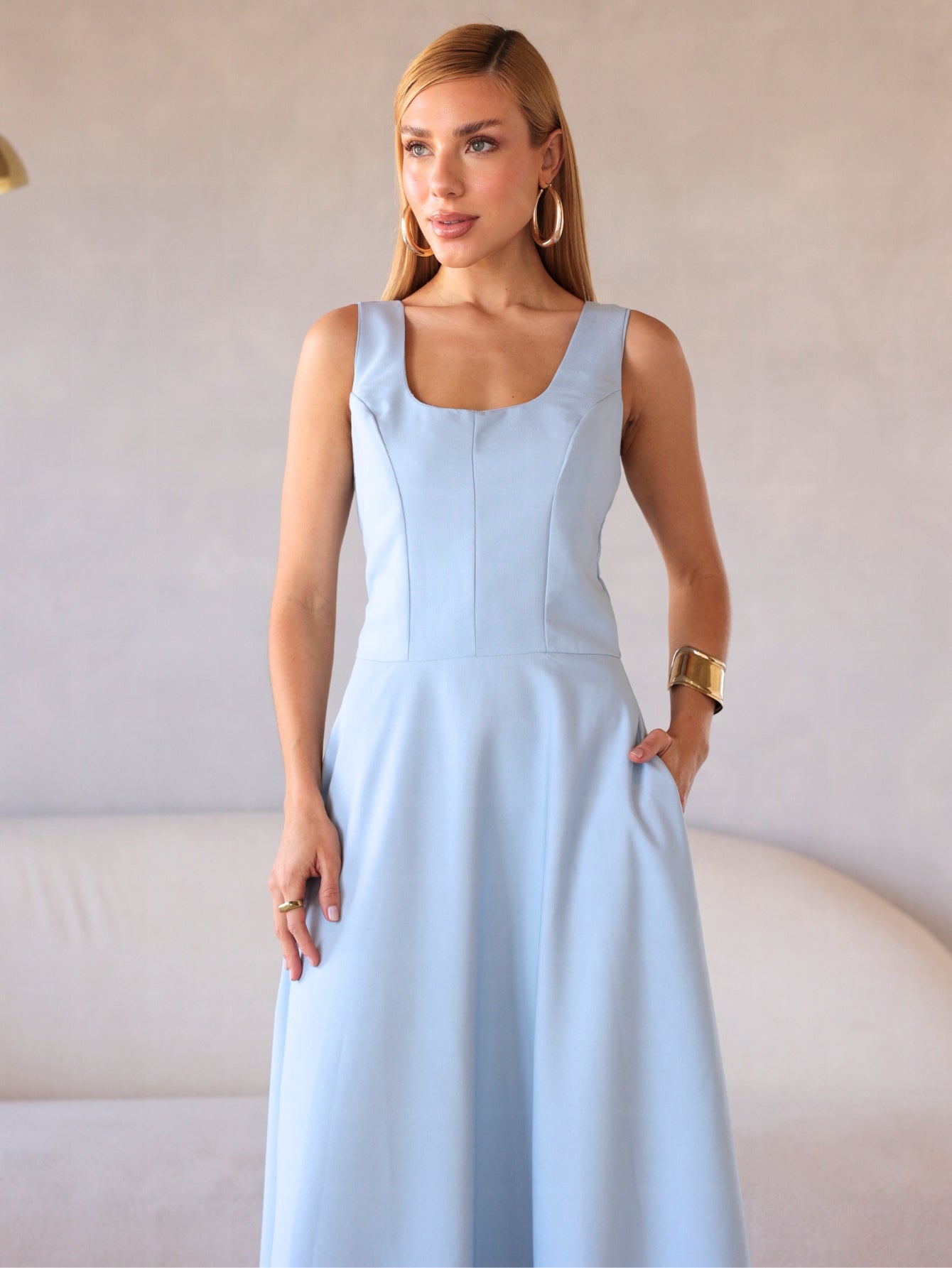 Vestido Longo Alfaiataria Decote Quadrado e Bolsos Yanca